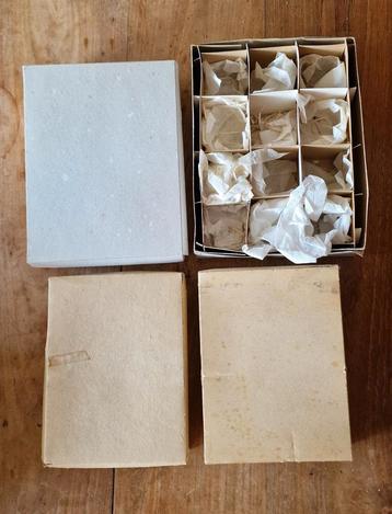 Oude kerstbal dozen beschikbaar voor biedingen