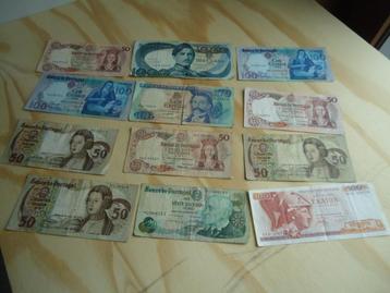 12 Biljetten in 1 koop beschikbaar voor biedingen