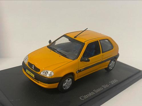 Citroën Saxo 3-Drs 2000 Bic uitvoering Geel 1/43 Hachette, Hobby en Vrije tijd, Modelauto's | 1:43, Zo goed als nieuw, Auto, Overige merken