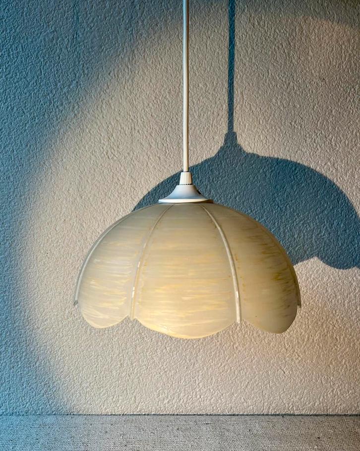 Vintage hanglamp bloem marmel interieur sierlijk, Huis en Inrichting, Lampen | Hanglampen, Zo goed als nieuw, Minder dan 50 cm
