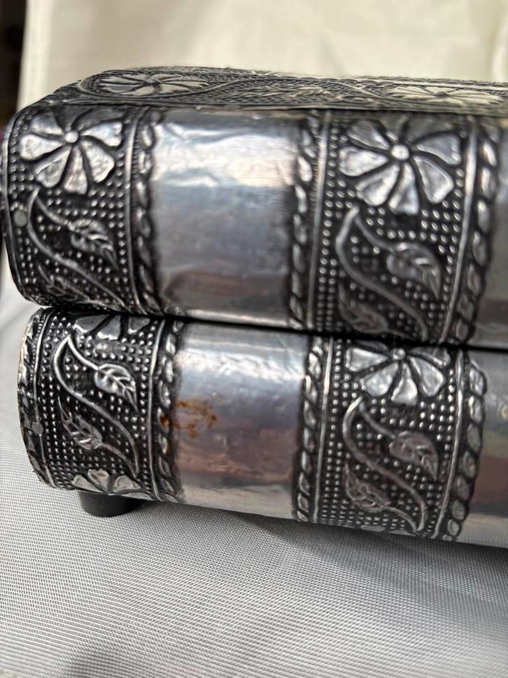 Sieradenkistje metaal olifanten paarse bekleding, Sieraden, Tassen en Uiterlijk, Beautycases, Gebruikt, Ophalen of Verzenden