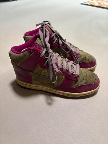 Nike maat 37.5 beschikbaar voor biedingen
