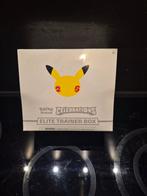 Pokémon Celebrations Elite Trainer Box, Hobby en Vrije tijd, Verzamelkaartspellen | Pokémon, Ophalen of Verzenden, Nieuw, Boosterbox
