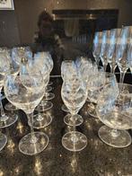 St. Louis Cristalen glazen set gegraveerd 37 stuks, Antiek en Kunst, Antiek | Glas en Kristal, Ophalen of Verzenden