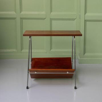 Jaren ’50 vintage Pastoe Lectuur tafel / bijzettafel beschikbaar voor biedingen