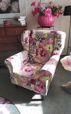 Gebloemde ruime stoel, Minder dan 75 cm, Romantisch, Ophalen of Verzenden, Zo goed als nieuw