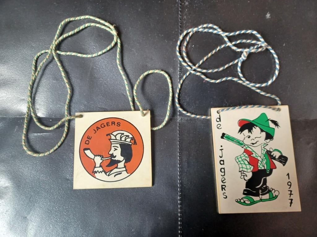 2x Carnavals onderscheiding De Jagers uit Geldrop, Ophalen, Overige materialen, Nederland