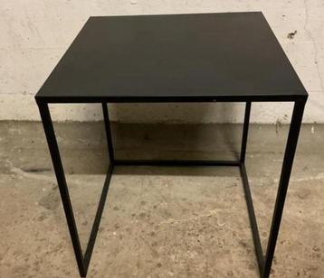 Bijzettafeltje beschikbaar voor biedingen