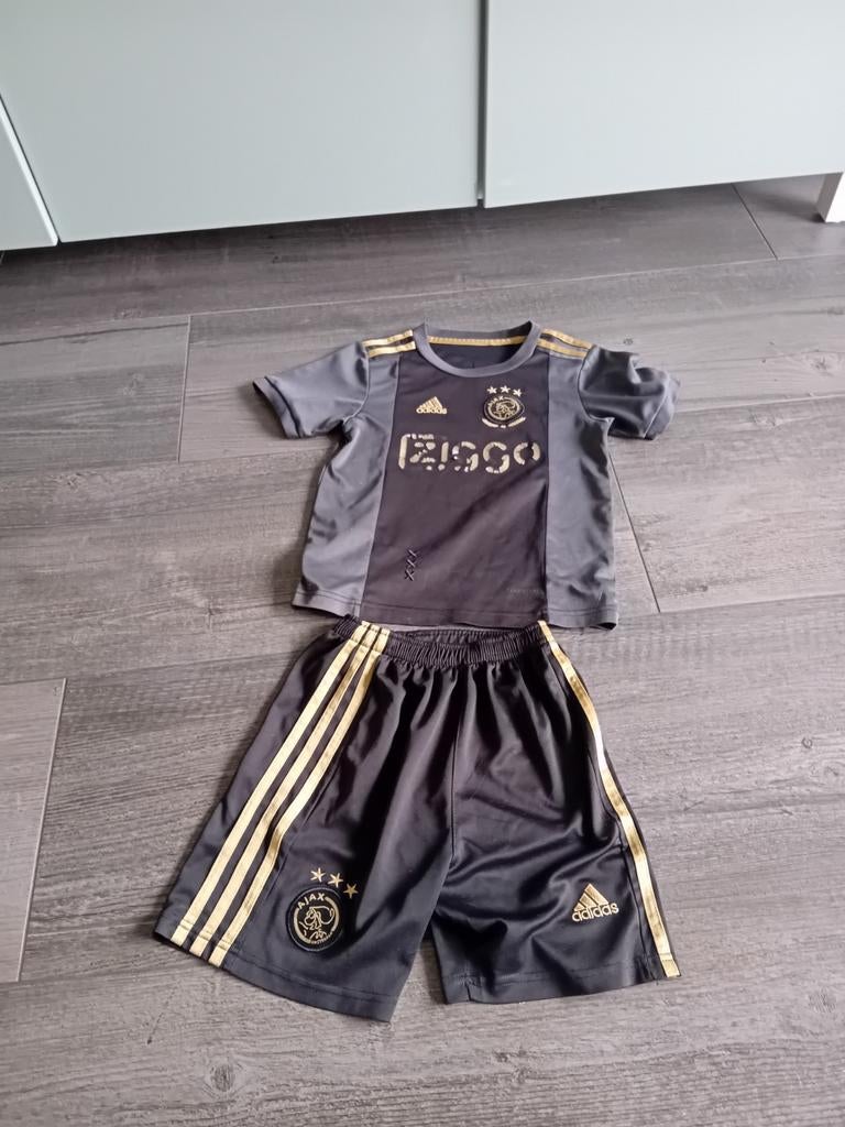Ajax pakje Maat 128, Sport en Fitness, Voetbal, Maat XS of kleiner, Ophalen of Verzenden, Shirt