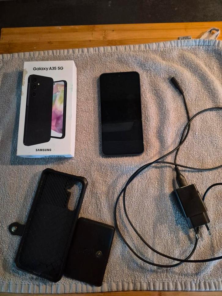 Samsung Galaxy A35 5G + Hoesje, Doos & Oplader, Telecommunicatie, Mobiele telefoons | Samsung, Gebruikt, Galaxy A, 128 GB, Zonder abonnement