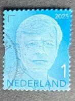 Postzegel Nederland 2025 Willem Alexander blauw, Postzegels en Munten, Postzegels | Nederland, Ophalen of Verzenden, Na 1940, Gestempeld