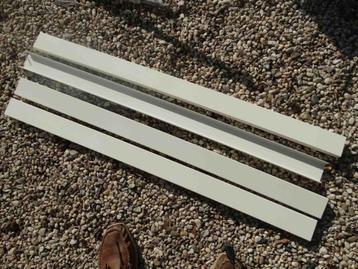 2x  midden sierkliklijst zadeldak lichtstraat beschikbaar voor biedingen