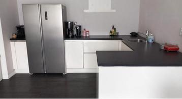 Prachtige hoogglans wit greeploos incl.apparatuur+garantie!! beschikbaar voor biedingen