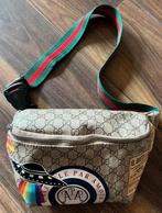 Gucci supreme monogram courier belt bag crossbody, Sieraden, Tassen en Uiterlijk, Tassen | Schoudertassen, Ophalen of Verzenden