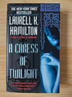 A Caress Of Twilight - Laurell K. Hamilton, Gelezen, Fictie, Ophalen of Verzenden, Laurell K. Hamilton