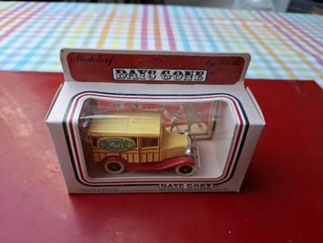 Lledo Days Gone 7: Pat's Poodle Parlour - compleet - MIB beschikbaar voor biedingen