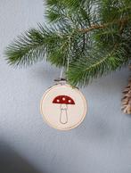 Handgemaakte paddenstoel borduurring, Hobby en Vrije tijd, Borduren en Borduurmachines, Ophalen of Verzenden, Nieuw, Handborduren