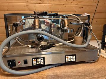 Halfautomaat pistonmachine horeca beschikbaar voor biedingen