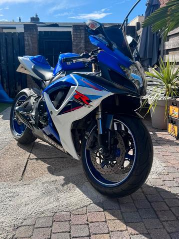 Zeer nette suzuki gsx 600 r uit 2007 beschikbaar voor biedingen