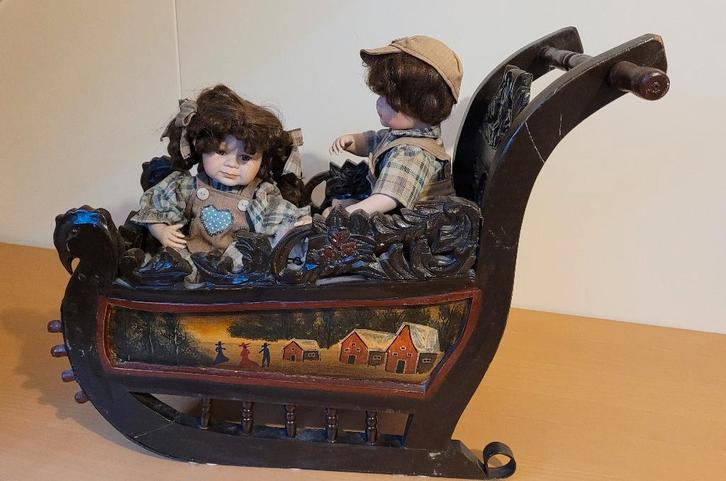 Houtgesneden antieke arrenslee eventueel met antieke poppen, Diversen, Kerst, Ophalen