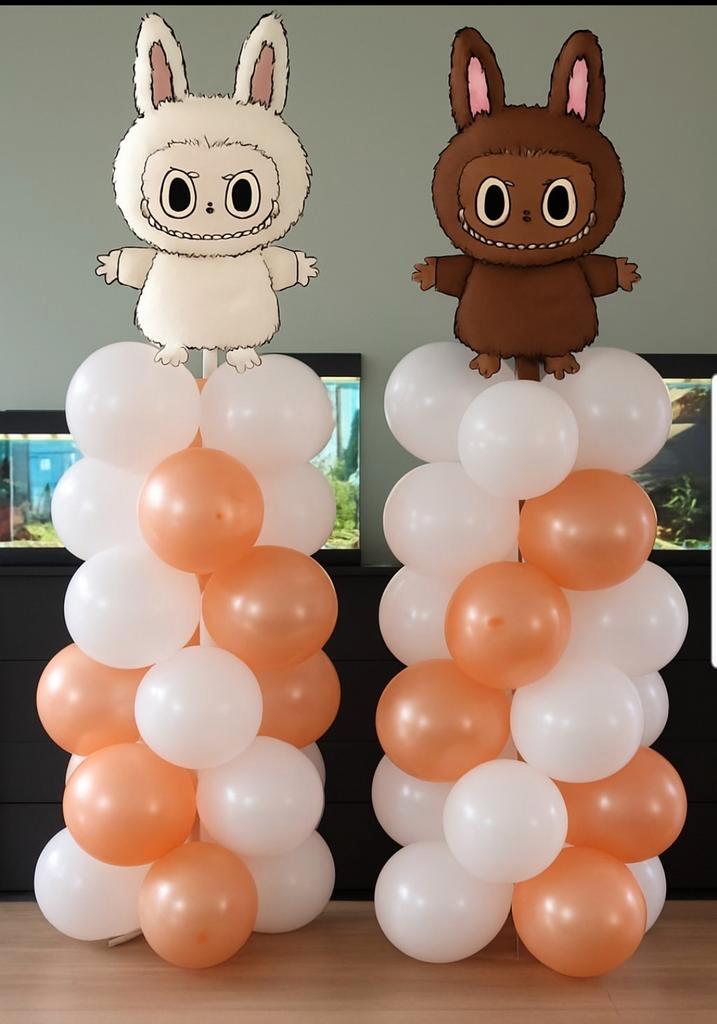2 ballonnen pilaren te huur voor €60 met labubu, Hobby en Vrije tijd, Feestartikelen | Verhuur, Zo goed als nieuw, Geboorte of Huwelijk