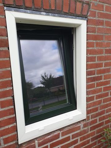 Kunstof kozijn met HR++glas 61,5 x 86,0 ( Maart 2023) beschikbaar voor biedingen