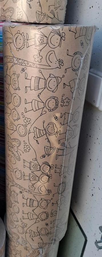 Kinderfiguren thema cadeaupapier 250 cm beschikbaar voor biedingen