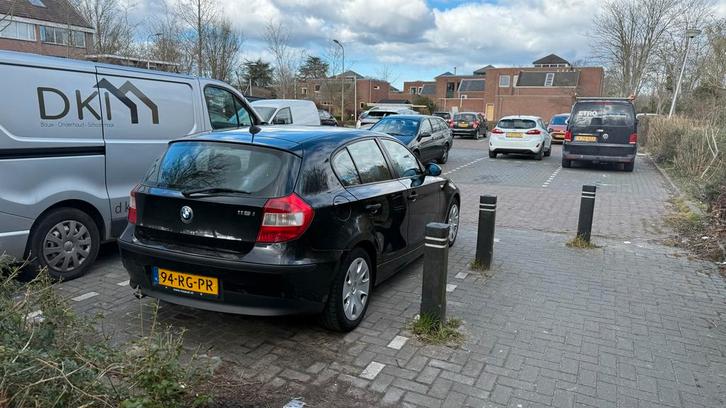 BMW 1-Serie 1.6 116I 2005 Zwart kilometerstand 160948 km NAP, Auto's, BMW, Particulier, 1-Serie, Benzine, D, Hatchback, Handgeschakeld