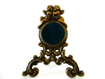 Art Nouveau zakhorloge standaard met bovenin 2 engelen beschikbaar voor biedingen