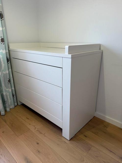 Keurige ledikant en commode Kidsmill Alaska wit mat, Kinderen en Baby's, Kinderkamer | Complete kinderkamers, Gebruikt, Jongetje of Meisje