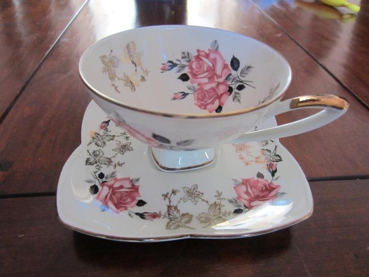 Vintage Alka bavaria porcelain kop en schotel, Verzamelen, Porselein, Kristal en Bestek, Zo goed als nieuw, Kop en/of schotel