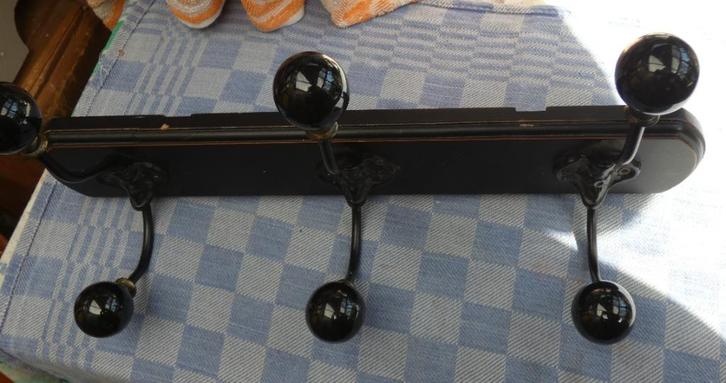 oude kapstok/ wandkapstok met bolletjes, Huis en Inrichting, Woonaccessoires | Kapstokken, Gebruikt, Wandkapstok, Minder dan 100 cm
