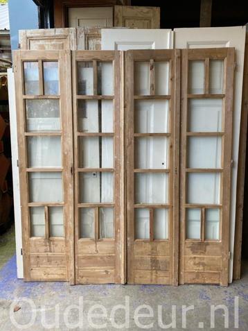 nr. set179 vierslag oude deuren met ruitjes beschikbaar voor biedingen