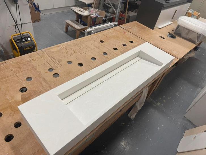 Hi-macs solid surface wastafel 1.80 mtr, Huis en Inrichting, Badkamer | Badkamermeubels, Nieuw, Wasbak of Wastafel, Minder dan 100 cm