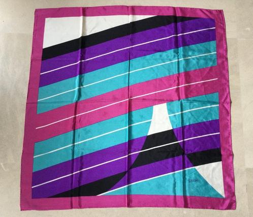 Loredano vintage handgerolde zijden sjaal in prima staat, Kleding | Dames, Mutsen, Sjaals en Handschoenen, Zo goed als nieuw, Sjaal