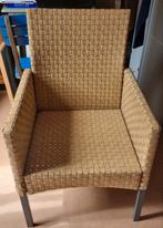 1 Mooie stevige tuinstoel en 1 rood Madison Wicker kussen, Ophalen