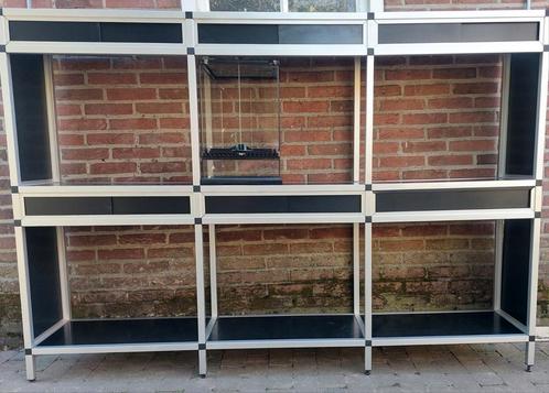 Mooie terrarium stelling aangeboden., Dieren en Toebehoren, Reptielen en Amfibieën | Toebehoren, Zo goed als nieuw, Terrarium of Paludarium