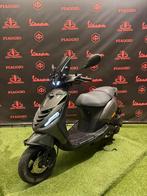 Piaggio Zip 2019 Brom! Agaat Grijs / Full Option / Garantie!, Fietsen en Brommers, Scooters | Piaggio, Zip, Ophalen of Verzenden