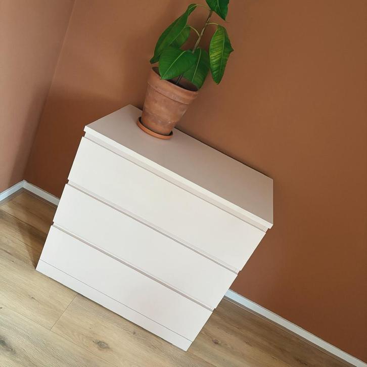 Ikea MALM ladekast Limited Edition (licht oranje), Huis en Inrichting, Kasten | Ladekasten, Zo goed als nieuw, Minder dan 100 cm