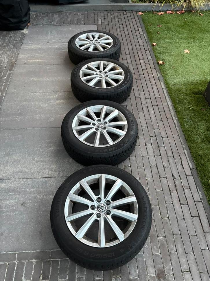 Winterbanden VW velgen Vredestein Snow 5 185/60 R16 86H M+S, Auto-onderdelen, Banden en Velgen, Banden en Velgen, Winterbanden