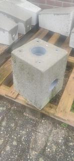Te koop:betonpoeren,stiepen,draadankers, opstort., Tuin en Terras, Tuinhuizen, Overige typen, Nieuw, Ophalen of Verzenden, 400 cm of meer