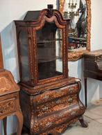 Antieke Hollandse vitrine kast. €645., Ophalen