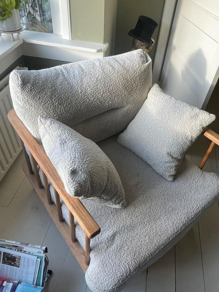 Comfortabele fauteuil met houten frame, Huis en Inrichting, Fauteuils, Zo goed als nieuw, Hout, 50 tot 75 cm, Minder dan 75 cm