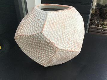 DESIGN”VAAS” beschikbaar voor biedingen