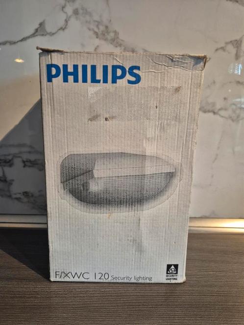 Philips F/XWC 120 armatuur 18W met sensor – NIB, Tuin en Terras, Buitenverlichting, Zo goed als nieuw, Wandlamp, Kunststof, Minder dan 50 watt