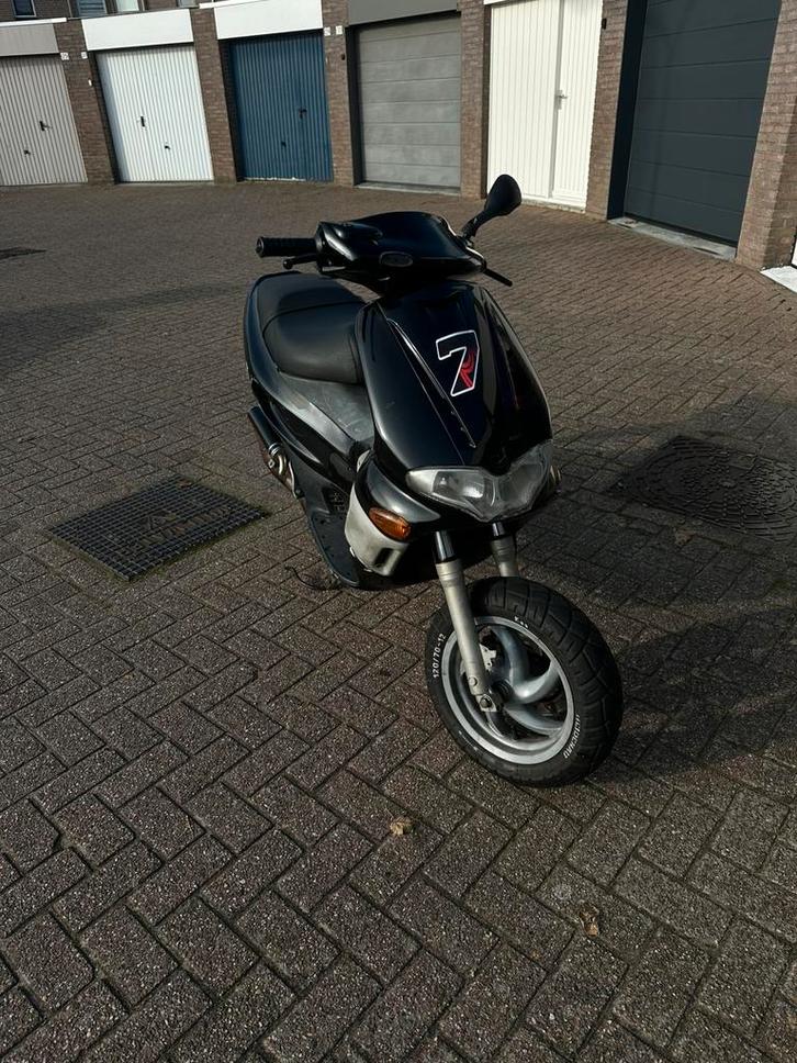 Gilera runner, Fietsen en Brommers, Scooters | Piaggio, Zo goed als nieuw, Overige modellen, Tweetakt, Ophalen