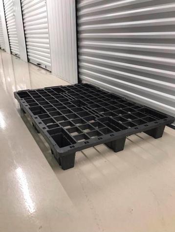 Kunstof pallets Sittard beschikbaar voor biedingen