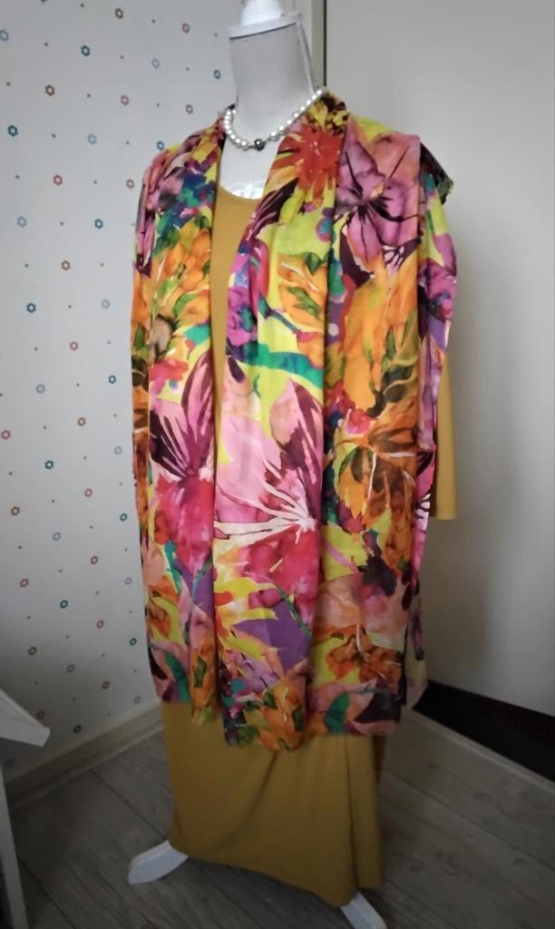 Nieuw  !!  Fraas grote gekleurde bloemen sjaal., Kleding | Dames, Mutsen, Sjaals en Handschoenen, Nieuw, Sjaal, Ophalen of Verzenden