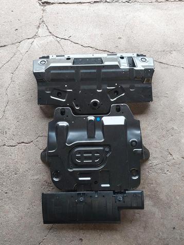 Toyota landcruiser 150 bodemplaat  beschikbaar voor biedingen