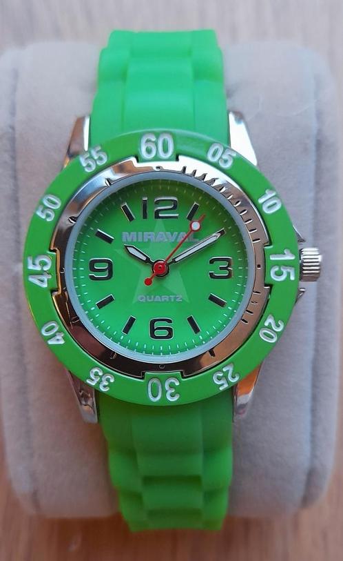 Leuk groen horloge - kastmaat circa 3 cm, Sieraden, Tassen en Uiterlijk, Horloges | Kinderen, Zo goed als nieuw, Groen, Ophalen of Verzenden